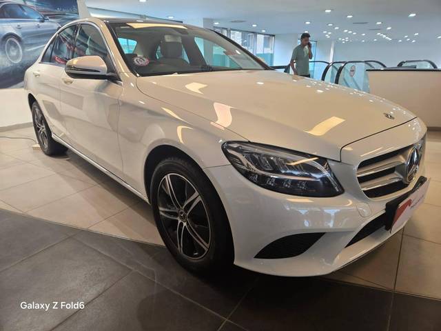 https://images10.gaadi.com/usedcar_image/4571830/original/processed_46a077a3e458d521c3b76304e0232c52.jpg?imwidth=6400