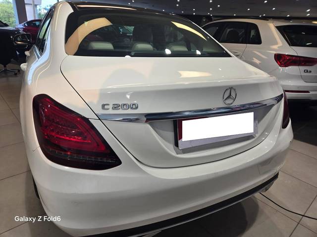 https://images10.gaadi.com/usedcar_image/4571830/original/processed_b5d1e86acac357080d17602bcc9cc220.jpg?imwidth=6401
