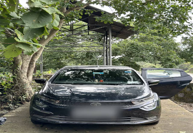 https://images10.gaadi.com/usedcar_image/4571839/original/bc67f2aa-6694-484b-b0b8-b854b8312989.?imwidth=6400