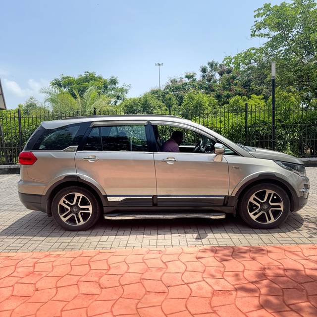 https://images10.gaadi.com/usedcar_image/4571865/original/7976fe1ea6845a73a2d61a9864b26c54.jpg?imwidth=6401