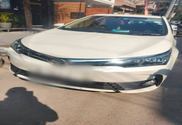 https://images10.gaadi.com/usedcar_image/4571868/original/5e204bc9-2b14-454f-818a-84f14dc4a500.?imwidth=6400