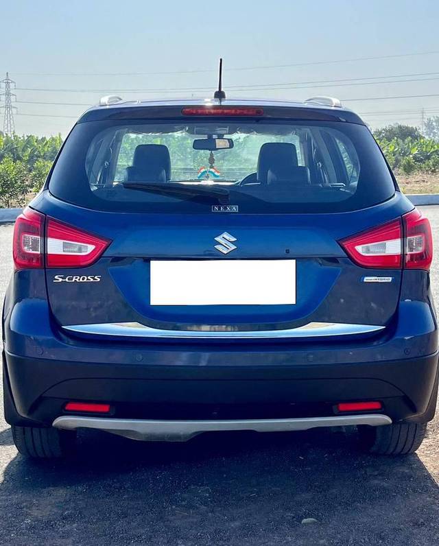 https://images10.gaadi.com/usedcar_image/4571871/original/processed_ae51e9c1a17fe09ffdd2ecfba22b6ad0.jpg?imwidth=6402