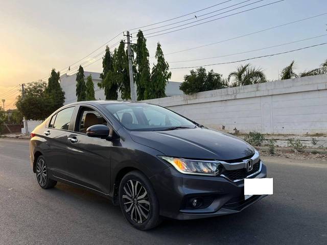 https://images10.gaadi.com/usedcar_image/4571874/original/processed_1f36930099311cf38ba12982dfddff4c.jpg?imwidth=6400