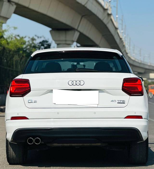 https://images10.gaadi.com/usedcar_image/4571888/original/processed_553aef77b56fefbf001bb391f70eb70e.jpg?imwidth=6402