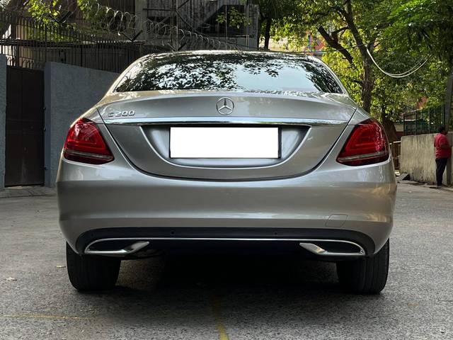 https://images10.gaadi.com/usedcar_image/4571889/original/processed_0a67bfb84917e3284e05f66d340548a0.jpg?imwidth=6402