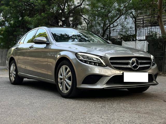 https://images10.gaadi.com/usedcar_image/4571889/original/processed_8af39801cf731511daf4d7d84537e398.jpg?imwidth=6400