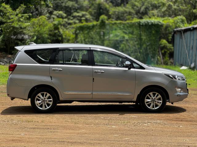https://images10.gaadi.com/usedcar_image/4571892/original/70cf4eb2ed608027f9ecb17cad233a63.jpg?imwidth=6401