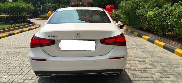 https://images10.gaadi.com/usedcar_image/4571894/original/processed_af83b8b2da872ffb2e0f3e2b0303337e.jpg?imwidth=6401