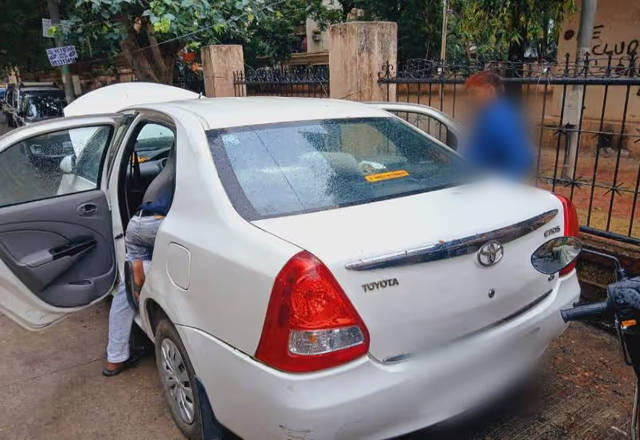 https://images10.gaadi.com/usedcar_image/4571903/original/92f5151b-ccd9-4783-adad-a1288f6b7dfb.?imwidth=6402