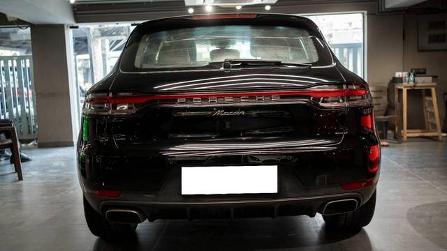 https://images10.gaadi.com/usedcar_image/4571906/original/processed_75ccc408703b9adbae07e154a2099ddc.jpg?imwidth=6401