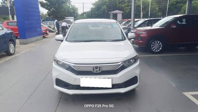 https://images10.gaadi.com/usedcar_image/4571921/original/processed_ac85345a550cc72679c070d4aa1781b6.jpg?imwidth=6400