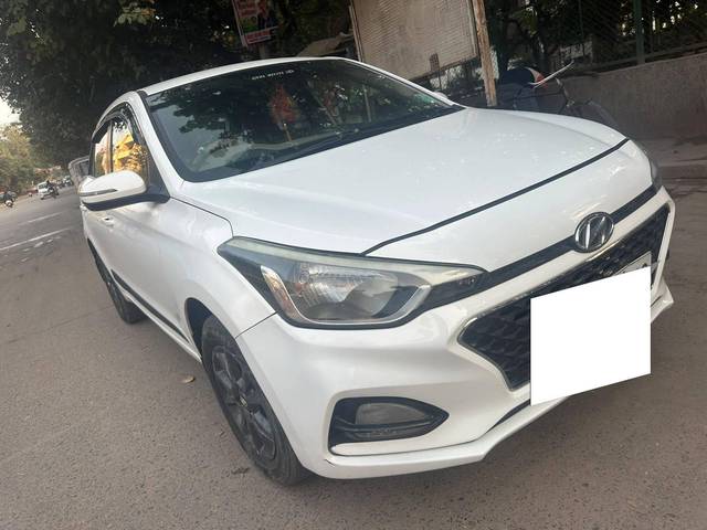 https://images10.gaadi.com/usedcar_image/4571945/original/processed_5a6993a0-33be-4e6a-af47-ddd44a1e7012.jpg?imwidth=6400