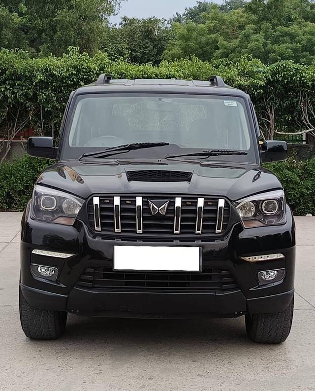 https://images10.gaadi.com/usedcar_image/4571946/original/processed_5dd27114-c288-4613-8271-cdfa88d74aa0.jpg?imwidth=6400