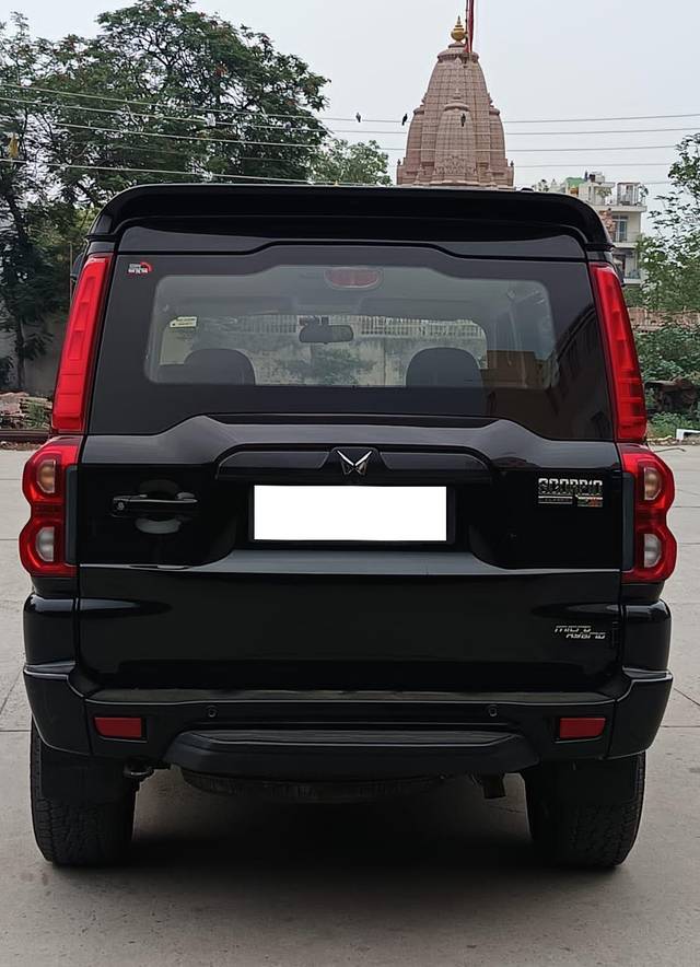 https://images10.gaadi.com/usedcar_image/4571946/original/processed_9e75ce0e-7aad-443c-b6dd-5585534b8bf4.jpg?imwidth=6401