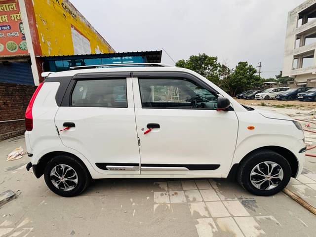 https://images10.gaadi.com/usedcar_image/4571957/original/processed_1337a3c1-0310-4b71-8b3b-23bf4a0dd959.jpg?imwidth=6401