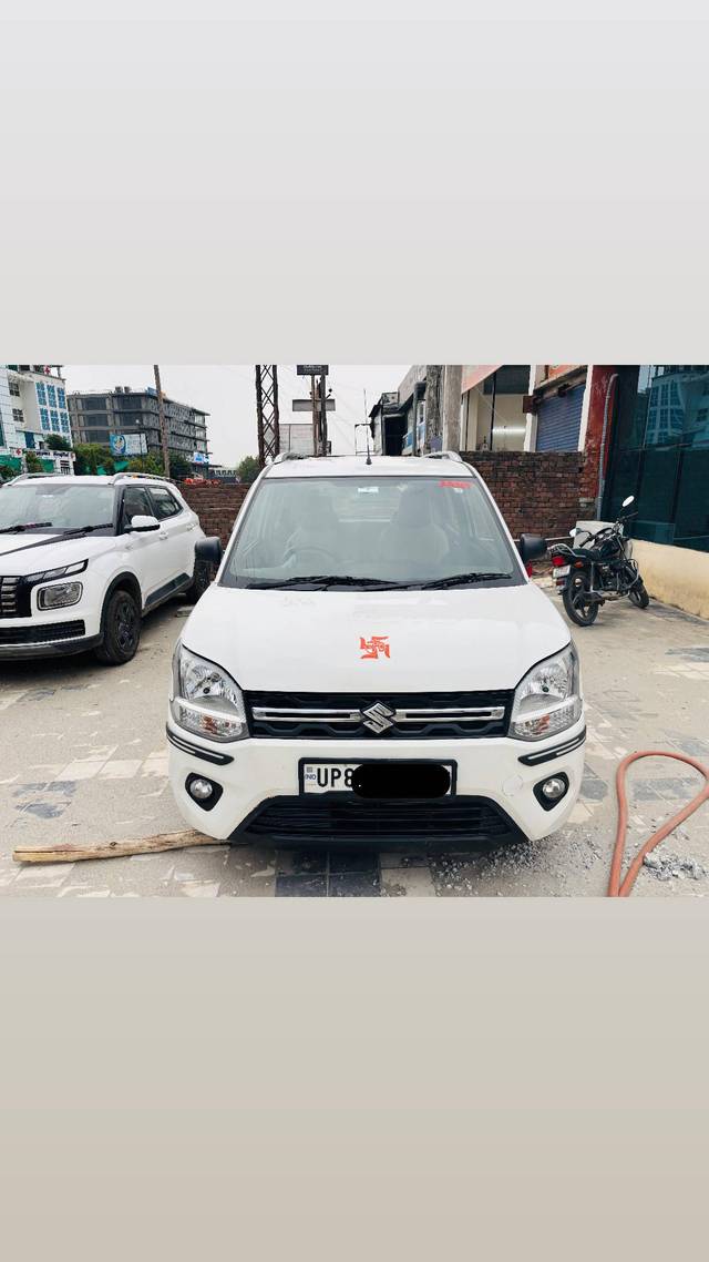 https://images10.gaadi.com/usedcar_image/4571957/original/processed_28c73992-708e-4d5f-b033-f90ca3b36bb8.jpg?imwidth=6400