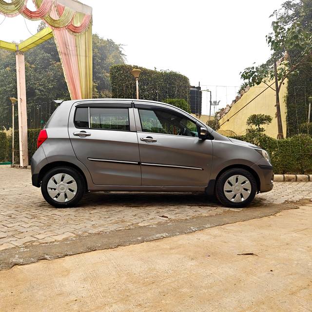 https://images10.gaadi.com/usedcar_image/4571964/original/cbf2dc12b2cdc9c7c71efd40cd98173c.jpg?imwidth=6401