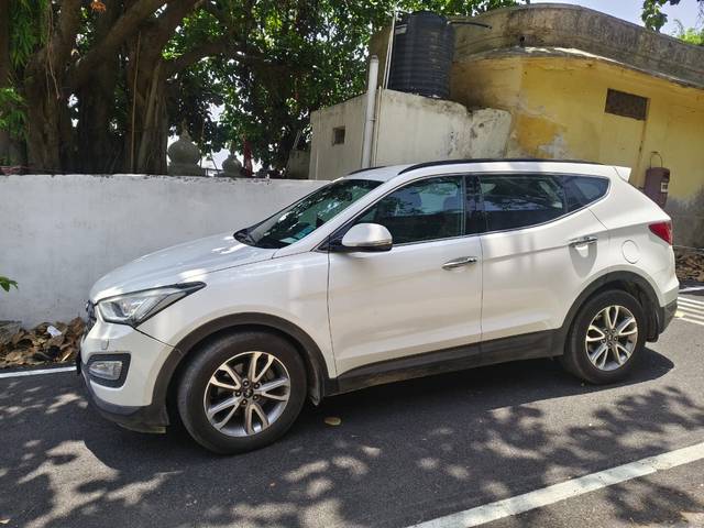 https://images10.gaadi.com/usedcar_image/4571969/original/72e52cba-4e29-4036-89ae-0bf062007107.jpg?imwidth=6402