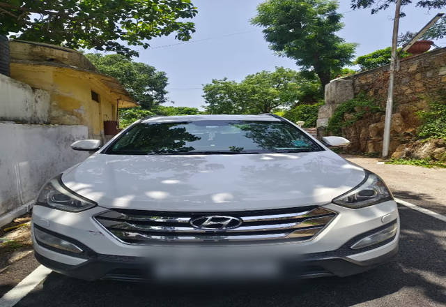 https://images10.gaadi.com/usedcar_image/4571969/original/c2100369-17d4-425a-a237-6bf663481167.?imwidth=6400