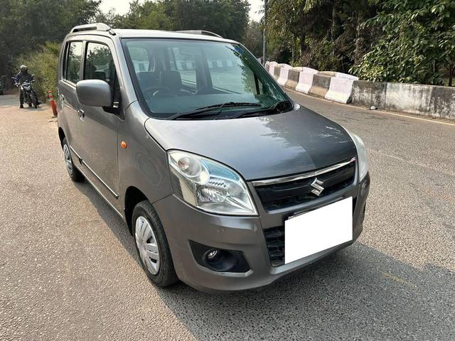 https://images10.gaadi.com/usedcar_image/4572008/original/processed_d3f3d769f24e97ca19ec1bf96f367358.jpg?imwidth=6400