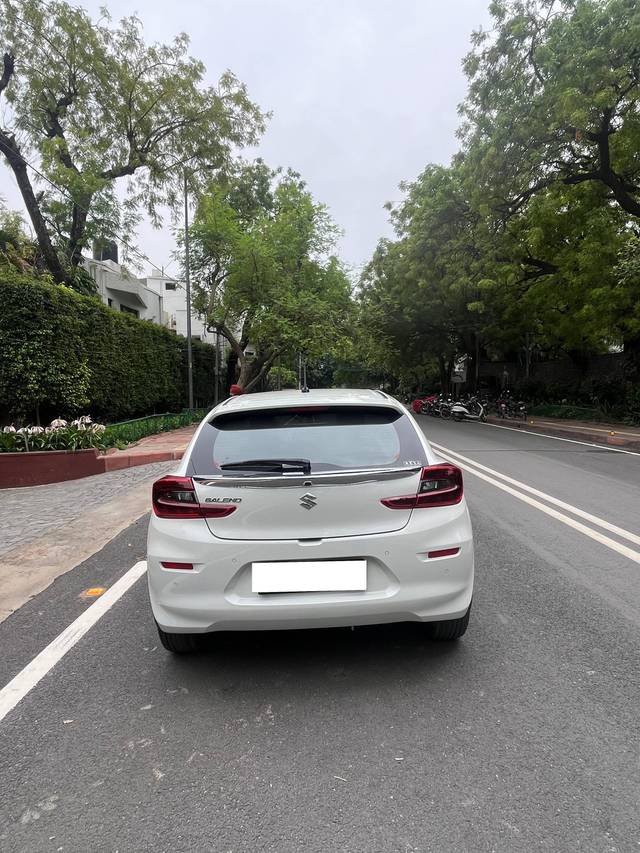 https://images10.gaadi.com/usedcar_image/4572013/original/processed_1b61ebc1-2231-4aae-99fd-9c9429aa207e.jpg?imwidth=6402