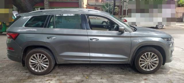 https://images10.gaadi.com/usedcar_image/4572014/original/9ea41e0bedb535a3c27aba9b19e3e591.jpg?imwidth=6401