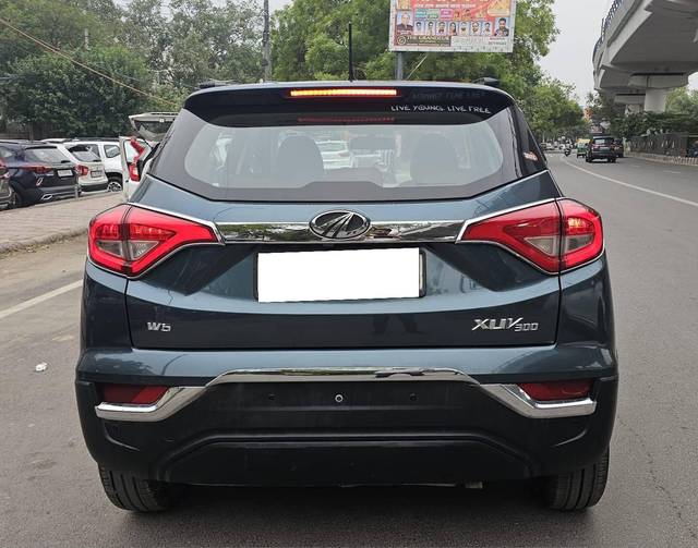 https://images10.gaadi.com/usedcar_image/4572018/original/processed_3e80b2cdb4a37fac3dfe89865c6dfff1.jpg?imwidth=6401
