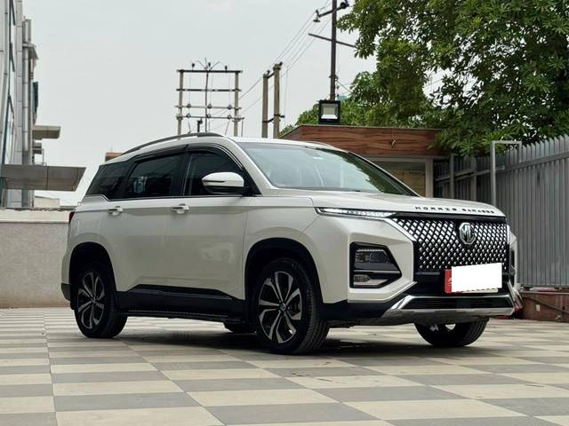 https://images10.gaadi.com/usedcar_image/4572026/original/processed_2ede3f344d0cb666f53d3ed4e24191e8.jpg?imwidth=6400