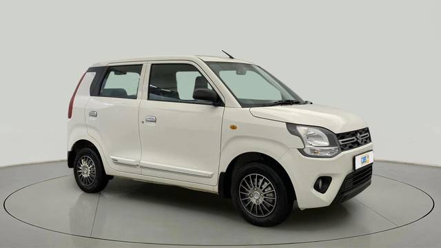 https://images10.gaadi.com/usedcar_image/4572054/original/b6192c3ee44bd3cb64cc4fa6bd27e2eb.jpg?imwidth=6400