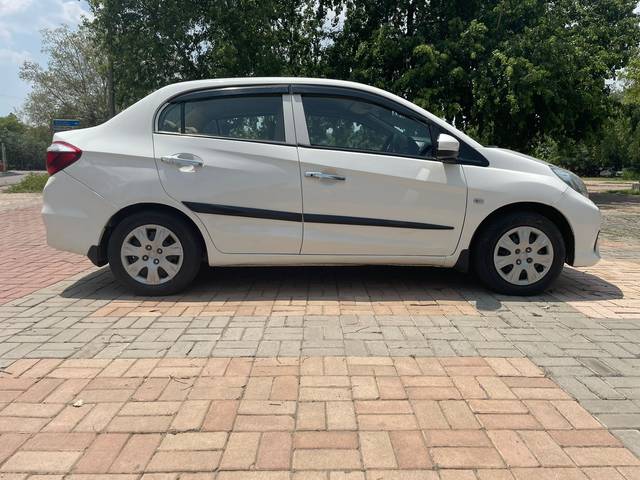 https://images10.gaadi.com/usedcar_image/4572055/original/768b338411a35bdd8bff195b86a8036b.jpg?imwidth=6401