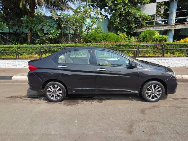 https://images10.gaadi.com/usedcar_image/4572063/original/processed_30ca7e47dc069fc67474b63228e2c020.jpg?imwidth=6401