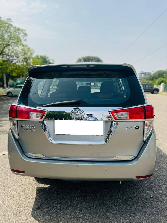 https://images10.gaadi.com/usedcar_image/4572101/original/processed_9878249180b0fedeb8bb8297bce6b40a.jpg?imwidth=6402