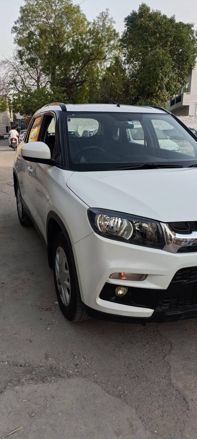 https://images10.gaadi.com/usedcar_image/4572102/original/processed_ae2ef0bf158f0662f0c2d5041c996acf.jpg?imwidth=6400