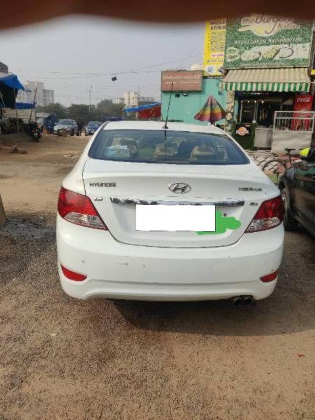 https://images10.gaadi.com/usedcar_image/4572138/original/processed_e133fc06-0ef0-42c0-b1ae-144b52f9d887.jpg?imwidth=6402