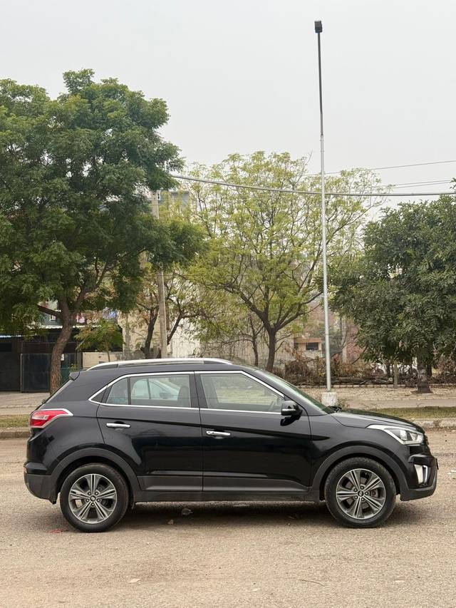 https://images10.gaadi.com/usedcar_image/4572145/original/595f842e1bac91dc57b879bb0556f17e.jpg?imwidth=6401