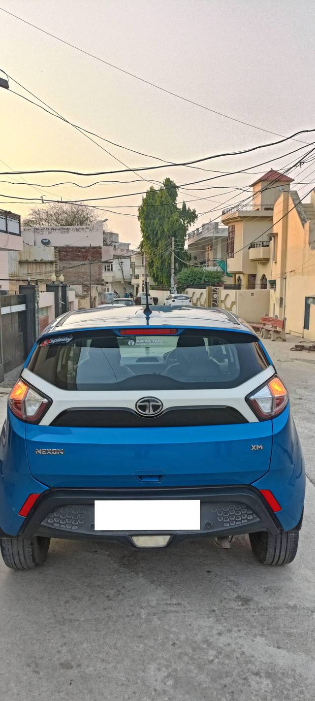 https://images10.gaadi.com/usedcar_image/4572146/original/processed_737bc35255942e76b0c6da55108edf4b.jpg?imwidth=6401