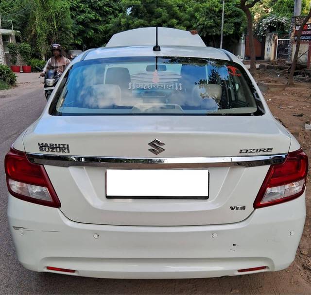 https://images10.gaadi.com/usedcar_image/4572165/original/processed_351afec0f9abd1ec9230bb92a9266780.jpg?imwidth=6401