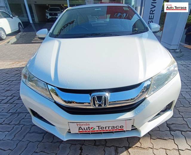 https://images10.gaadi.com/usedcar_image/4572176/original/6a1023673ae74f2f8586375f772b4ef0.jpg?imwidth=6400