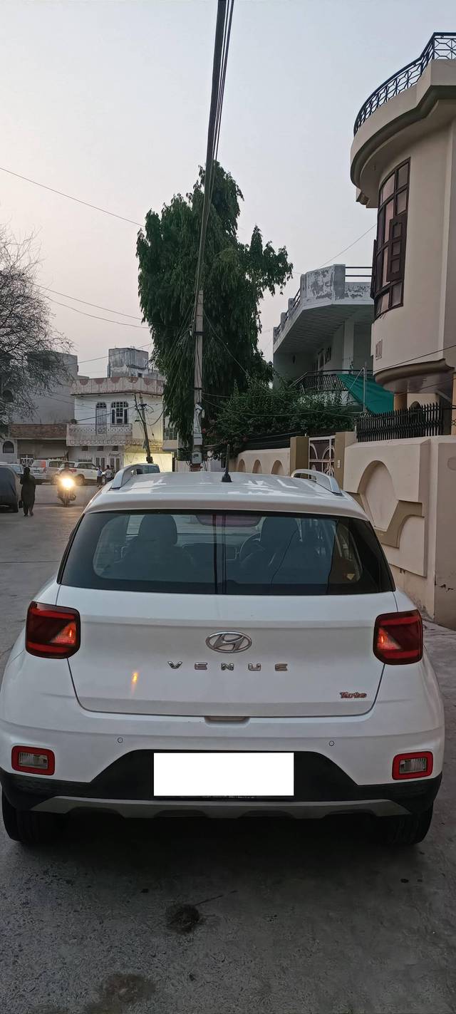 https://images10.gaadi.com/usedcar_image/4572177/original/processed_01ad7d75a20337694a14fb5c2fe6aa2a.jpg?imwidth=6401