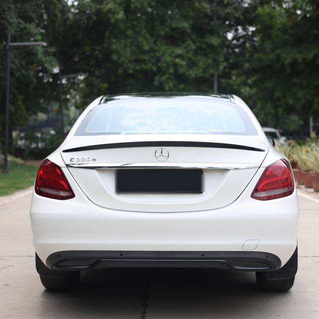 https://images10.gaadi.com/usedcar_image/4572178/original/processed_a3cdd3ab-007f-425b-accf-51cc69cd028c.jpg?imwidth=6401