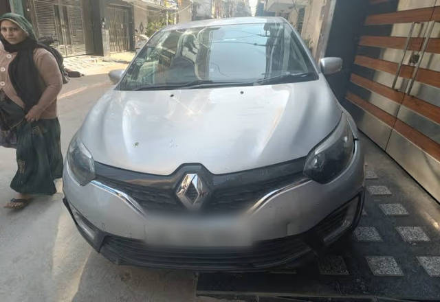 https://images10.gaadi.com/usedcar_image/4572181/original/52c1efa6-9205-4a5f-82b1-d43b635bb140.?imwidth=6400