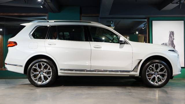 https://images10.gaadi.com/usedcar_image/4572185/original/9cf6f24e0384253c041aeedc7c45ff41.jpg?imwidth=6400