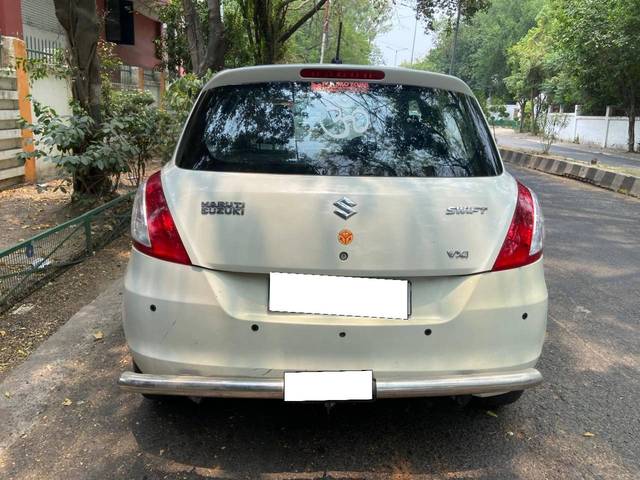 https://images10.gaadi.com/usedcar_image/4572187/original/processed_afa98f8230604cd7fb8c8ce21de86d72.jpg?imwidth=6402