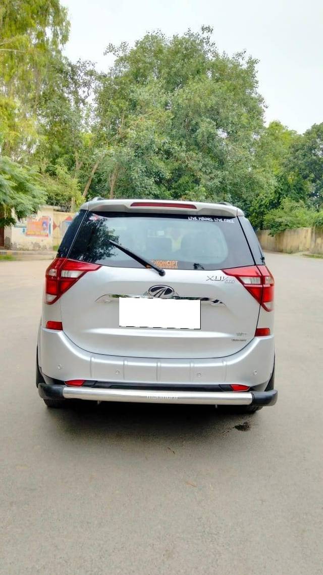 https://images10.gaadi.com/usedcar_image/4572190/original/processed_4f7edd644f2ecce3d1fd364ae45b084d.jpg?imwidth=6402