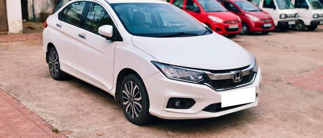 https://images10.gaadi.com/usedcar_image/4572201/original/processed_32cf381cc4c57d6bd6c8c697809924a3.jpg?imwidth=6400