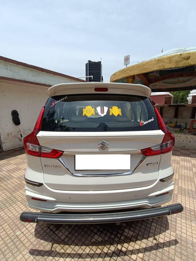 https://images10.gaadi.com/usedcar_image/4572212/original/processed_b86ba1540e70e82a58b5304ea463364c.jpg?imwidth=6402