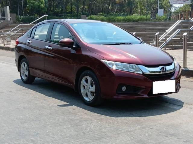 https://images10.gaadi.com/usedcar_image/4572213/original/processed_64132ae1bc44153566e12b062b1ead34.jpg?imwidth=6400