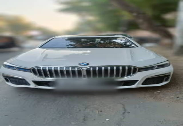 https://images10.gaadi.com/usedcar_image/4572215/original/0f06d2d2-0f28-4fc0-a966-3de7f0617b78.?imwidth=6400