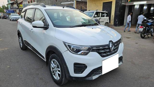 https://images10.gaadi.com/usedcar_image/4572228/original/processed_421f3213e8541b79d3cf3dbf63e8a065.jpg?imwidth=6400