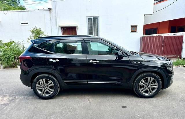 https://images10.gaadi.com/usedcar_image/4572234/original/processed_a689db530d148f0b1db0ed0e14f88c49.jpg?imwidth=6401